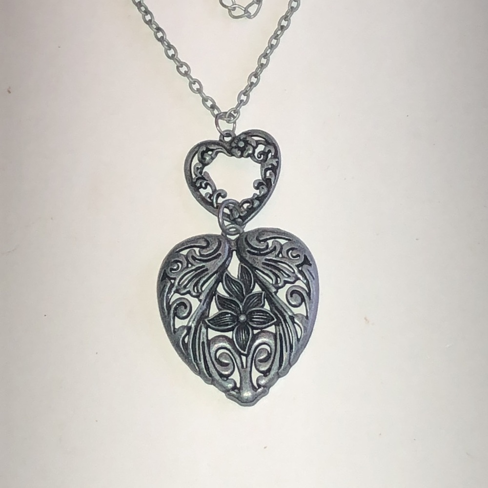 Aged Silver Pewter Tone Heart Filigree Pendant Necklace